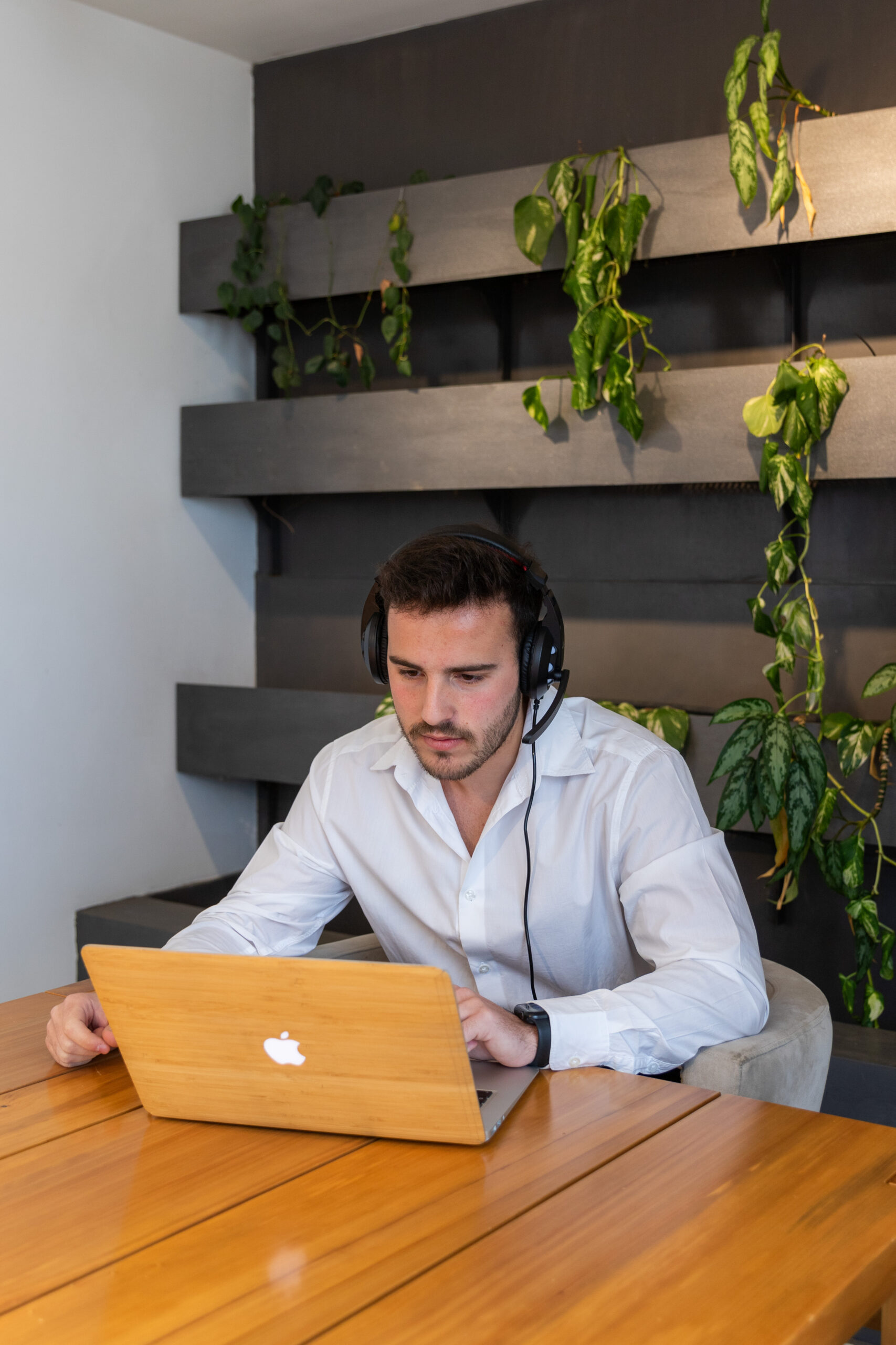 Mastering the Digital Space: Team Dynamics and Remote Management in Software Development